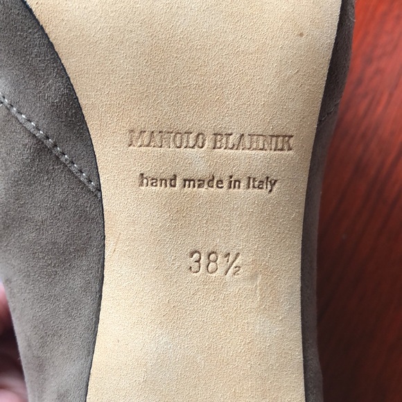 Like new Manolo Blahnik suede booties - Picture 5 of 9